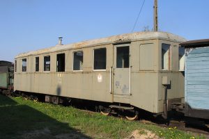Salonka, dawny wagon motorowy.