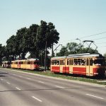 Kolumna tramwajów podczas fotostopu na ulicy Pabianickiej.